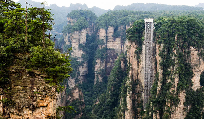 World’s tallest outdoor lift, Bailong Elevator in Zhangjiajie