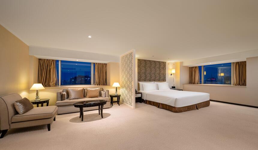 Dorsett Grand Chengdu location in central city with convenient access to Chengdu Railway Station and metro system