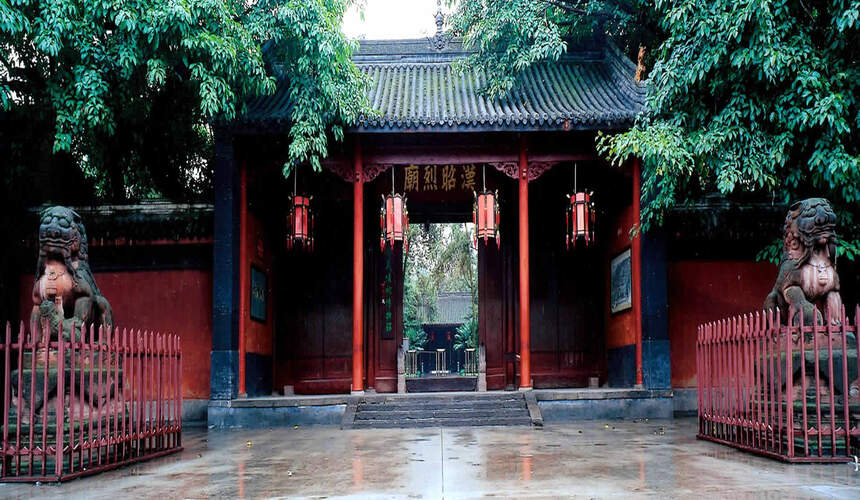 Wuhou Temple location in central Chengdu near Jinli Street and accessible from Chengdu East Railway Station