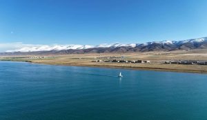 Vast grasslands and wetlands at the headwaters of the Yangtze, Yellow, and Lancang rivers in Qinghai Province