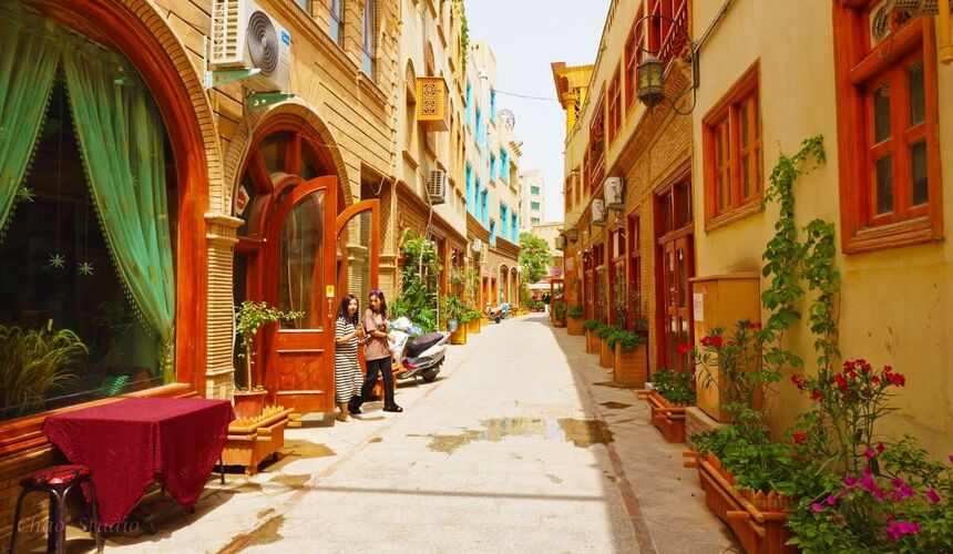 Traditional architecture and vibrant market scene in Xinjiang Kashgar, a historic Silk Road city
