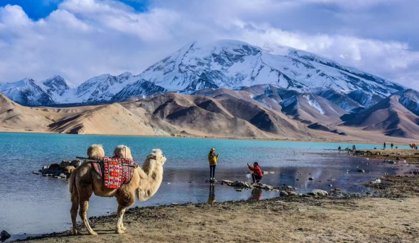 Scenic mountain views and traditional Tajik culture in Xinjiang Tashkurgan near the Pamir Plateau