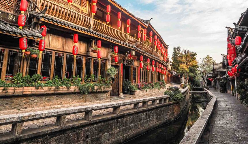 Traditional stone streets and wooden houses in Lijiang An