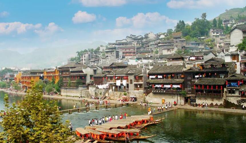 Traditional streets, teahouses, and local snack vendors in Chongqing's historic Ciqikou Ancient Town.
